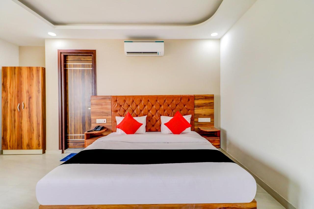 Oyo Flagship 80318 Hotel Sai Plaza Near Indira Gandhi International Airport New Delhi Exterior photo