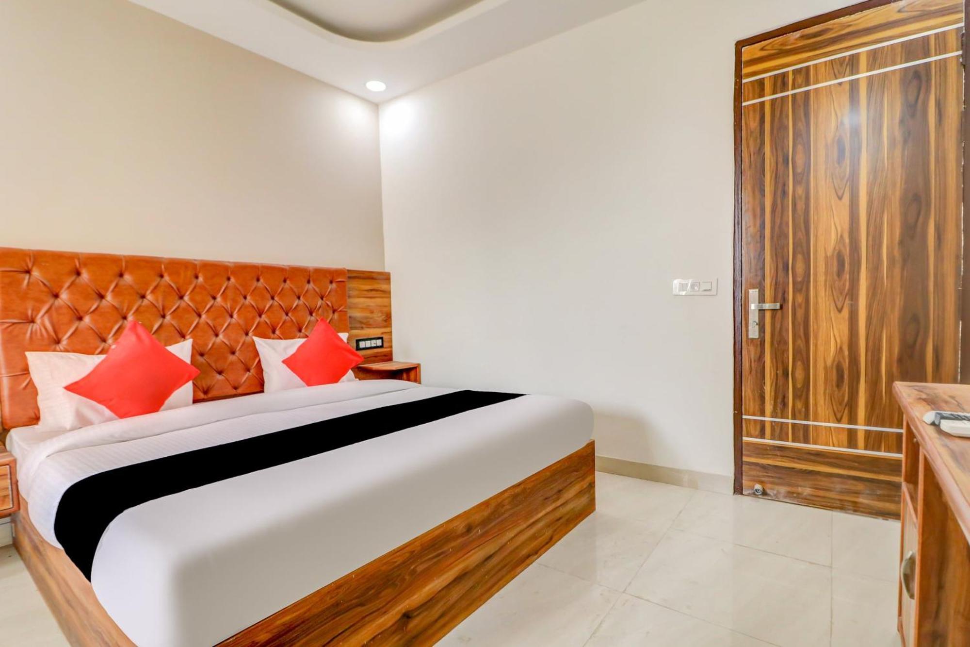 Oyo Flagship 80318 Hotel Sai Plaza Near Indira Gandhi International Airport New Delhi Exterior photo